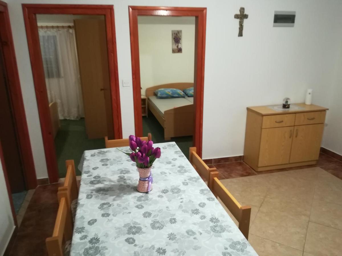 Apartman Borosa Vir Ngoại thất bức ảnh